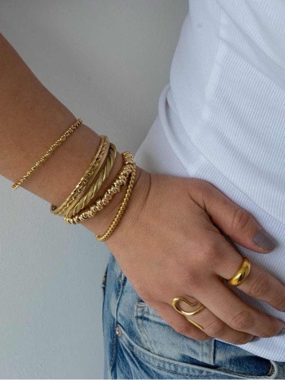 Gold Plated Ribbed Rings Chain Bracelet - Picture 8 of 10